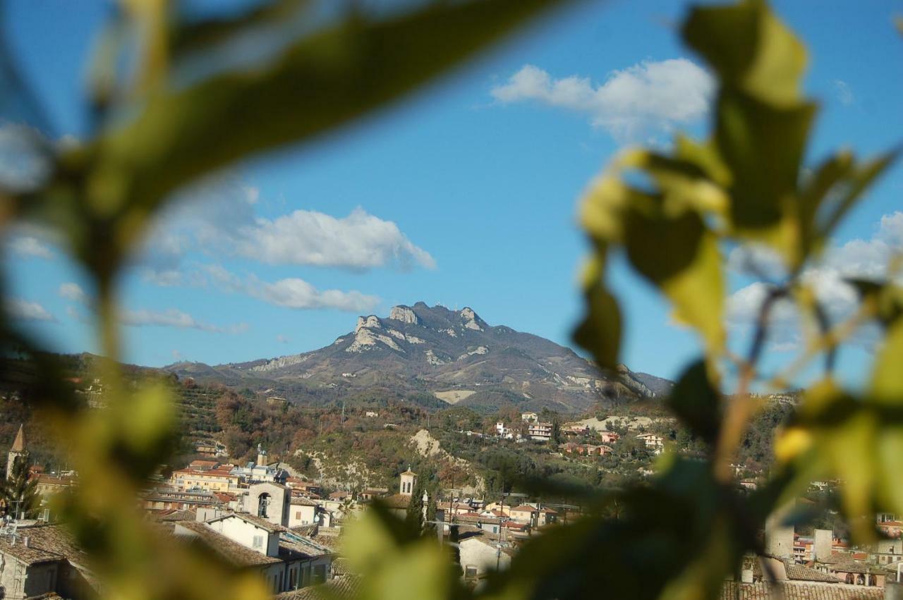 A Casa Di Lola Bed & Breakfast Ascoli Piceno Luaran gambar