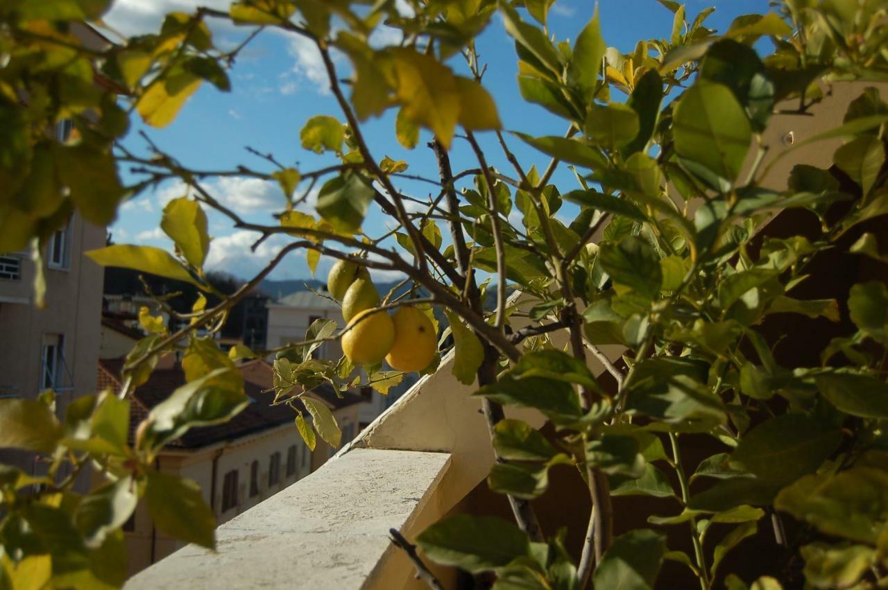 A Casa Di Lola Bed & Breakfast Ascoli Piceno Luaran gambar