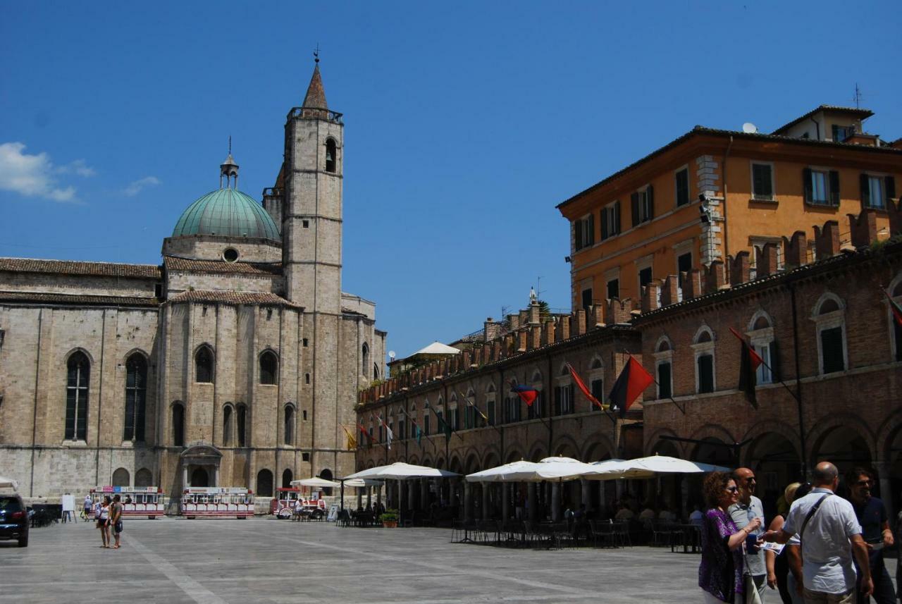 A Casa Di Lola Bed & Breakfast Ascoli Piceno Luaran gambar
