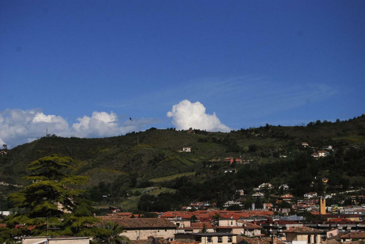 A Casa Di Lola Bed & Breakfast Ascoli Piceno Luaran gambar